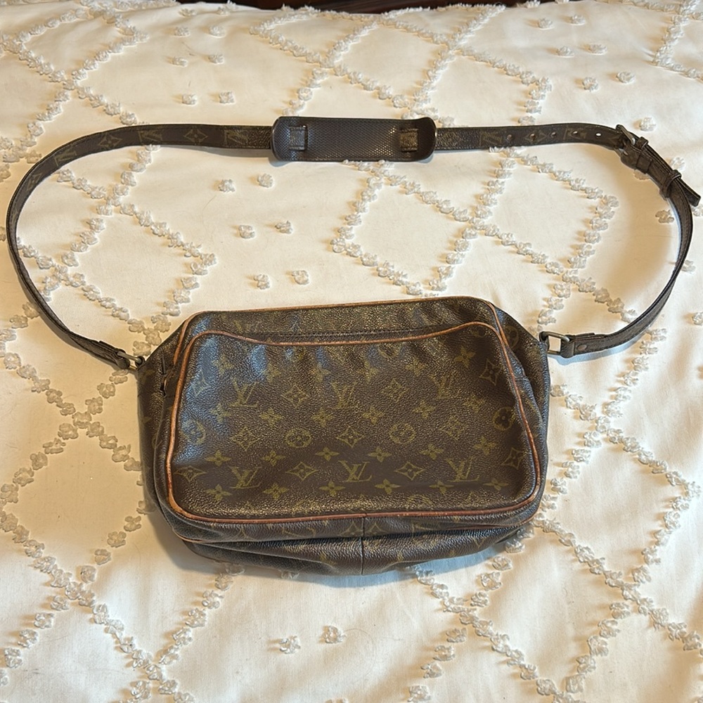Authentic Louis Vuitton Monogram Dual Compartment Camera Messenger Crossbody Bag
